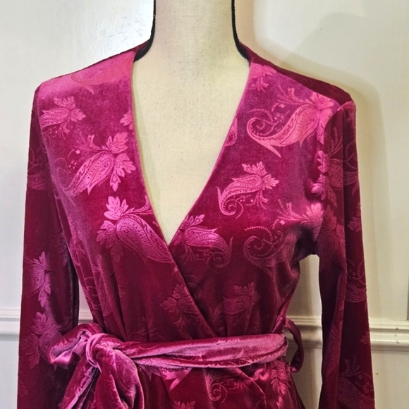 PrettyLittleThing Hot Pink Embossed Velvet Tie Bodycon Wrap Dress,Size6,NWT - Picture 12 of 16